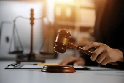 سفر رئیس قوه قضاییه به چین/ بازداشت متهم به قتل در اسلامشهر/ سلب صلاحیت ۱۶ سردفتر اسناد رسمی