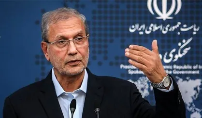 ربیعی از ارسال نامه&zwnj;ای برای استخدام داماد روحانی اظهار بی اطلاعی کرد