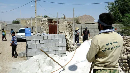 فعالیت&zwnj; عمرانی گروه جهادی شهید جاوید مرحمتی بسیج دانشجویی کازرون در روستای محروم عرب منطقه فامور + تصاویر