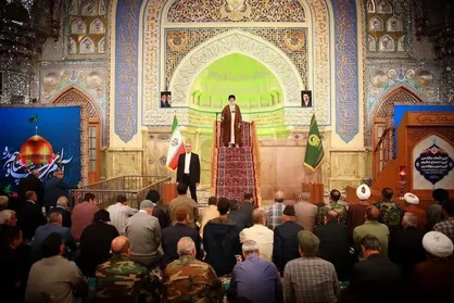 آیت&zwnj;الله علم&zwnj;الهدی: رهبر جدید انقلاب با همان قدرت و توانمندی رهبر شهید کشور را مدیریت می&zwnj;کند | دشمن قدرت مقاومت مردم را در جنگ تحمیلی سوم نادیده گرفت