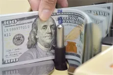 کاسبی نجومی با دلار ۴۲۰۰ تومانی