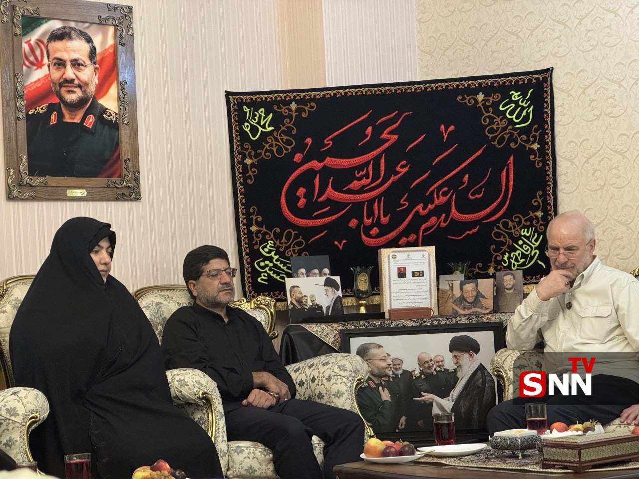 حضور قالیباف رئیس مجلس در منزل شهید سلیمانی، رئیس فقید سازمان بسیج مستضعفین حضور قالیباف رئیس مجلس در منزل شهید سلیمانی، رئیس فقید سازمان بسیج مستضعفین