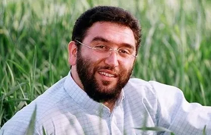 مداحی که ۴۰ روز پس از عروج، گره&zwnj;گشای نیازمندان شد
