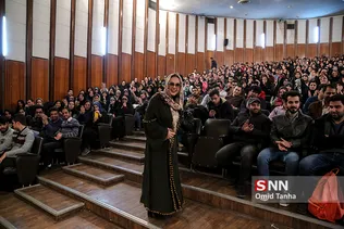 
افتتاحیه اکران و تجلیل از عوامل فیلم 