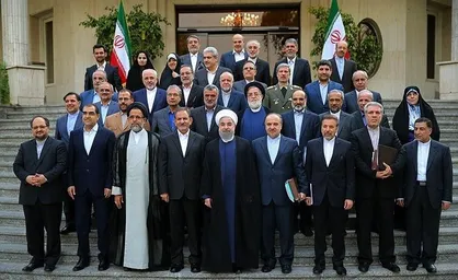 کدام سوء&zwnj;مدیریت&zwnj;های دولت بازار ارز را آشفته کرد؟