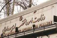 ۳۵ درصد دارایی بانک‌ها منجمد است / ۳۸۰ هزار میلیارد تومان انباشت مطالبات نظام بانکی