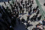 مردم شهر مقدس قم از نقاط مختلف شهر با برپایی دسته‌جات عزاداری به مناسبت روز تاسوعای حسینی به سمت حرم مطهر بانوی کرامت حرکت کرده به عزاداری و سوگواری می‌پردازند. 