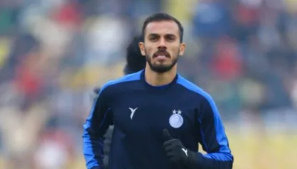 مدافع استقلال ماندنی شد