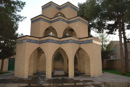 نمایندگان مجلس به رونق گردشگری کمک کنند