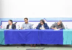 رئیس دانشگاه شهید چمران اهواز به سوالات صنفی دانشجویان پاسخ داد/ خواجه: تفاوتی بین دانشجویان روزانه و شبانه وجود ندارد