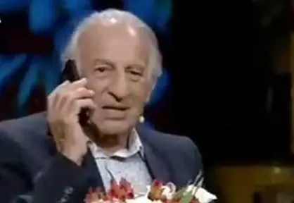 اتفاق جالب در شبکه پنج؛ زنگ خوردن تلفن همراه میهمان برنامه زنده!