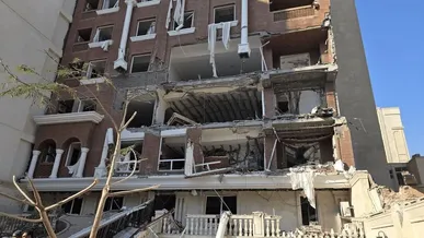 این ساختمان را حادثه انفجار در بندرعباس به این روز انداخت