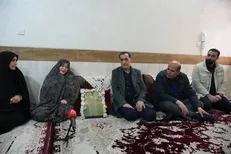 دیدار رئیس بنیاد شهید با خانواده شهدای حملات تروریستی عناصر آمریکایی صهیونستی