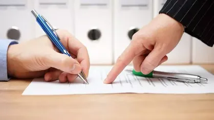 قانون کار چگونه خاتمه قرارداد را تعیین می&zwnj;کند؟