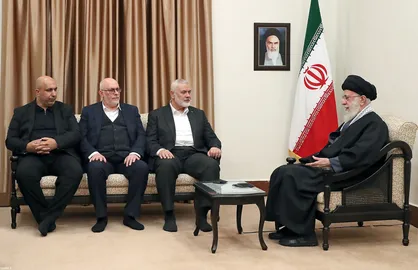 رهبر انقلاب: مقاومت بی&zwnj;نظیر نیروی مقاومت و مردم غزه به اسلام عزت بخشیده/ ایران در حمایت از فلسطین و غزه تردید نخواهد کرد