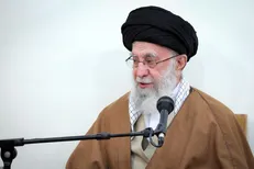 رهبر انقلاب: مسائل کشور را به گفت‌وگو‌ها گره نزنیم/ به طرف مقابل خیلی بدبین هستیم + فیلم
