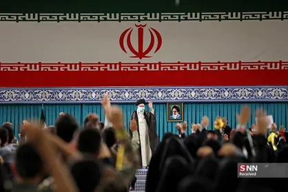 دیدار جمعی از دانش آموزان با رهبر معظم انقلاب اسلامی