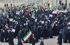 تجمع هزار نفری دانشجویان مقابل مرکز هسته‌ای نطنز