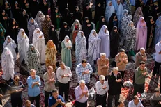 نباید اجازه داد ایران به سمت تسلیم یا وابستگی برود