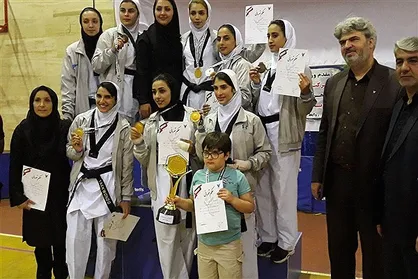 دانشجویان دختر دانشگاه آزاد البرز قهرمان مسابقات تکواندو شدند