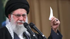 فیلم کامل بیانات رهبر انقلاب در دیدار مردم قم
