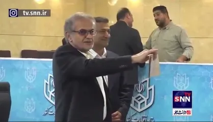 علی صوفی، وزیر دولت اصلاحات برای ثبت نام در انتخابات ریاست جمهوری وارد ستاد انتخابات وزارت کشور شد