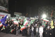 پرواز پهپاد‌ها در میدان ولیعصر (عج)؛ شبی متفاوت با روایتگری و حضور فعالان هوافضا