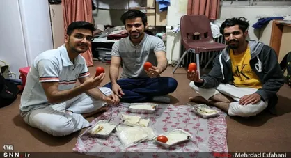 زندگی به سبک پسرها؛ وقتی سحرخیز&zwnj;ها و شب&zwnj;زنده&zwnj;دار&zwnj;ها زیر یک سقف زندگی می&zwnj;کنند