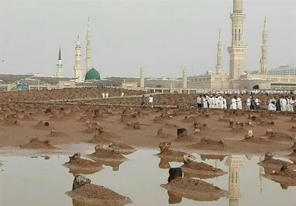 فیلم/ بارش شدید تگرگ، برف و باران در مدینه منوره