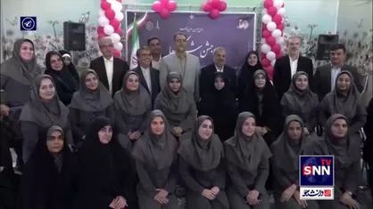 عکس یادگاری وزیر آموزش و پرورش با معلمان ابتدایی
