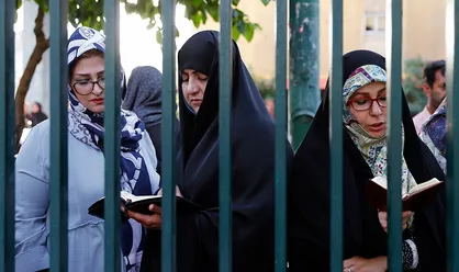 چرا باید پاسخ&zwnj;نامه امتحانات نهایی چندین بار تغییر کند؟ / اعتراض والدین داوطلبان کنکوری به اختلاف نمرات امتحانات نهایی + فیلم