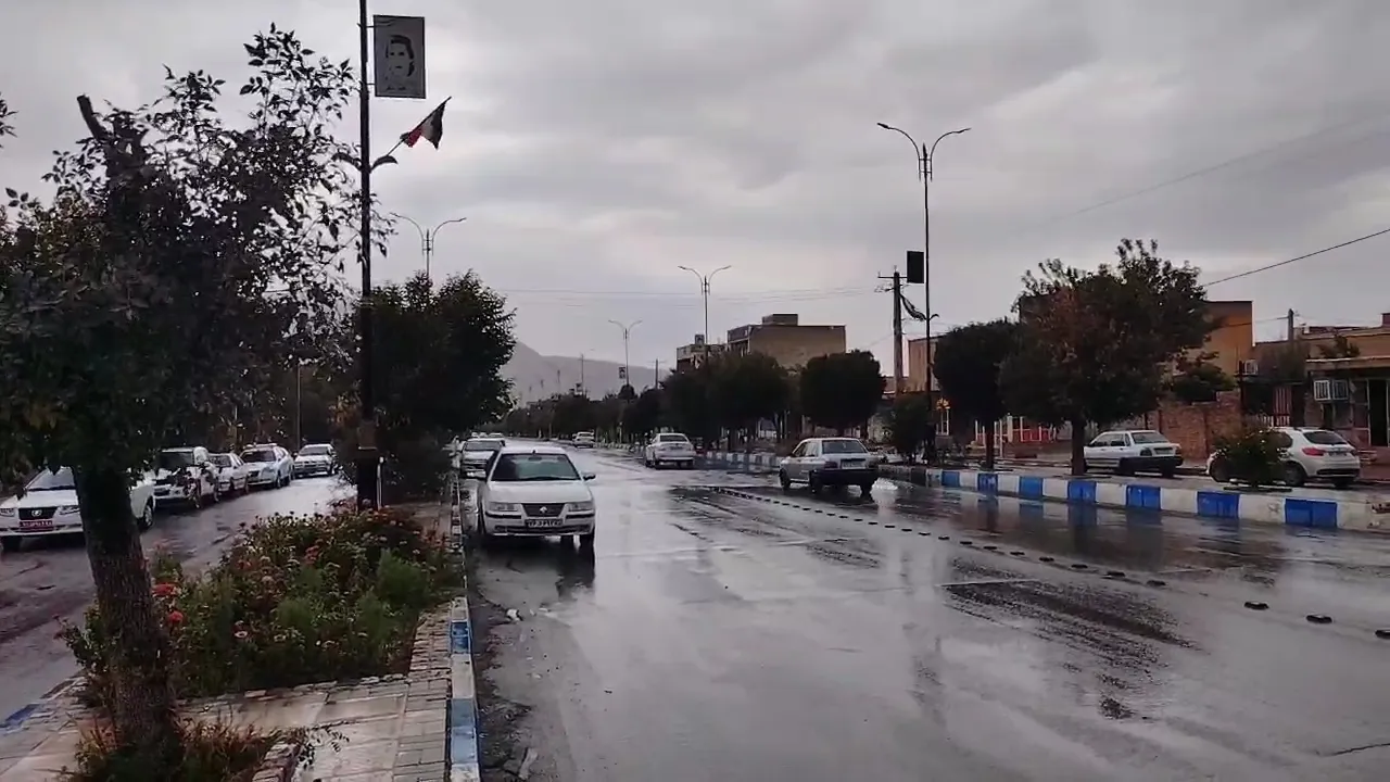 بارش رحمت الهی چهره شهرستان چوار را پاییزی کرد+ فیلم