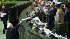 بوی کسری ۱۵۰ هزار میلیارد تومانی می‌آید / ۶ اشکال بودجه ۹۹ از نگاه بسیج دانشجویی دانشکده اقتصاد