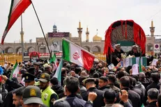 پیکر مطهر جمعی از دریادلان ناو دنا نیروی دریایی ارتش جمهوری اسلامی در مشهد تشییع شد + فیلم