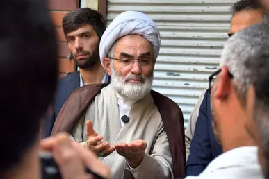 بیمه‌ها بدون فوت وقت خسارت کسبه آسیب‌دیده بازار رشت را پرداخت کنند