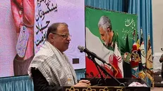 جمهوری اسلامی ایران با وجود همه فشارها با اقتدار ایستاده است