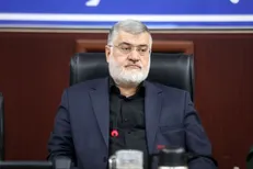 معتمدیان: مردم می‌توانند از تسهیلات پنل‌های خورشیدی استفاده کنند + فیلم
