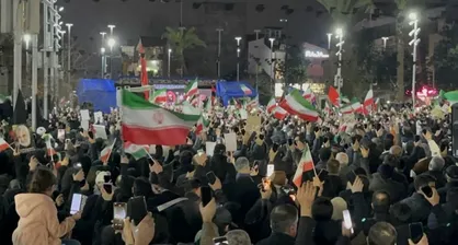فرزندان سیدعلی در میدان شهدای ذهاب رشت&zwnj; ای میهن خدایی می&zwnj;خوانند+فیلم