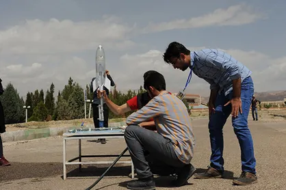 مسابقات &laquo;پرتاب موشک آبی&raquo; در دانشگاه بجنورد برگزار شد