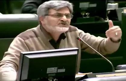 امروز وزیر خارجه که تربیت شده همین آقای ظریف است گفته &laquo;ما منتظریم ببینیم آمریکا چه می&zwnj;کند&raquo;؛ ننگی از این بالاتر وجود ندارد
