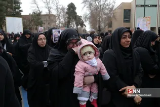 تجمع دانشجویان در دانشگاه تهران