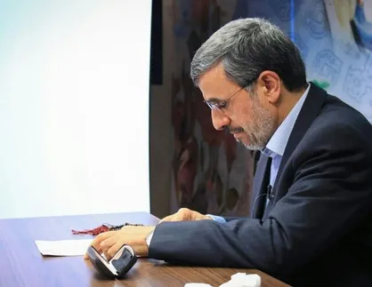 احمدی&zwnj;نژاد عزادار شد