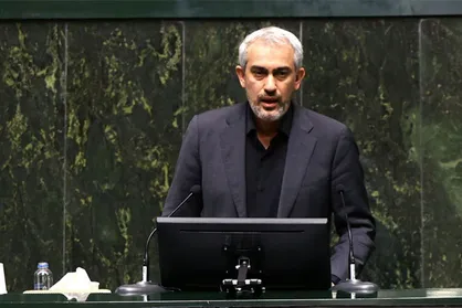 مدنی&zwnj;زاده: رویکرد وزارت اقتصاد تغییر ترکیب منابع نظام بانکی به سمت تسهیلات خرد و بنگاه&zwnj;های کوچک و متوسط است + فیلم