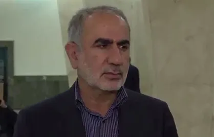 قادری: قطع صادرات ایران، تجارت جهانی را فلج می&zwnj;کند / نوسانات ارزی موقتی است؛ مردم مراقب سفته&zwnj;بازان باشند