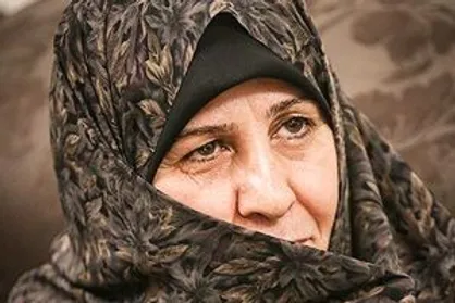عروسی با کفش&zwnj;های کتانی! + عکس