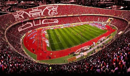 طرح زیبای هواداران پرسپولیس در حمایت از اسماعیل کارتال سرمربی پرسپولیس/فیلم