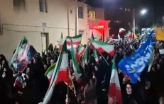 شعار مرگ بر آمریکا بلندتر از هر شب در موج پنجاه و پنجم در شهرکرد سر داده شد