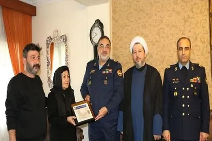 دیدار امیر سرتیپ واحدی با خانواده&zwnj;های شهیدان خلعتبری و اسعدی یساقی