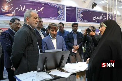 عکس/ بازدید رئیس&zwnj;جمهور از نمایشگاه &laquo;پیشگامان پیشرفت&raquo;