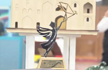 &laquo;همشاگردی&raquo; در جمع برترین نشریات دانشجویی کشور؛ کسب دو عنوان برتر در جشنواره تیتر ۱۴